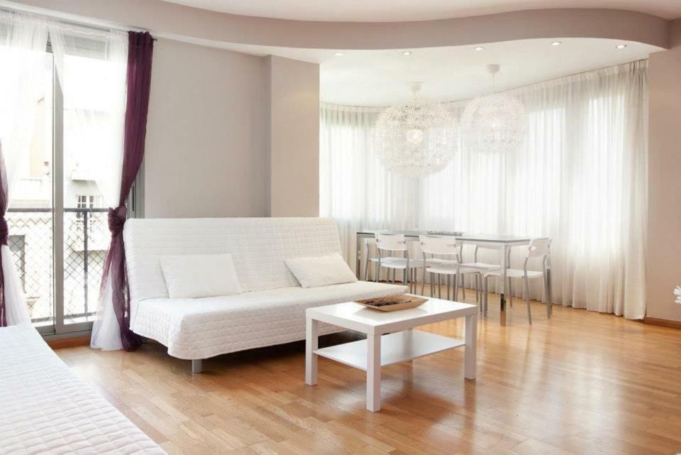 Sagrada Familia Apartment 265 Barcelona Bagian luar foto
